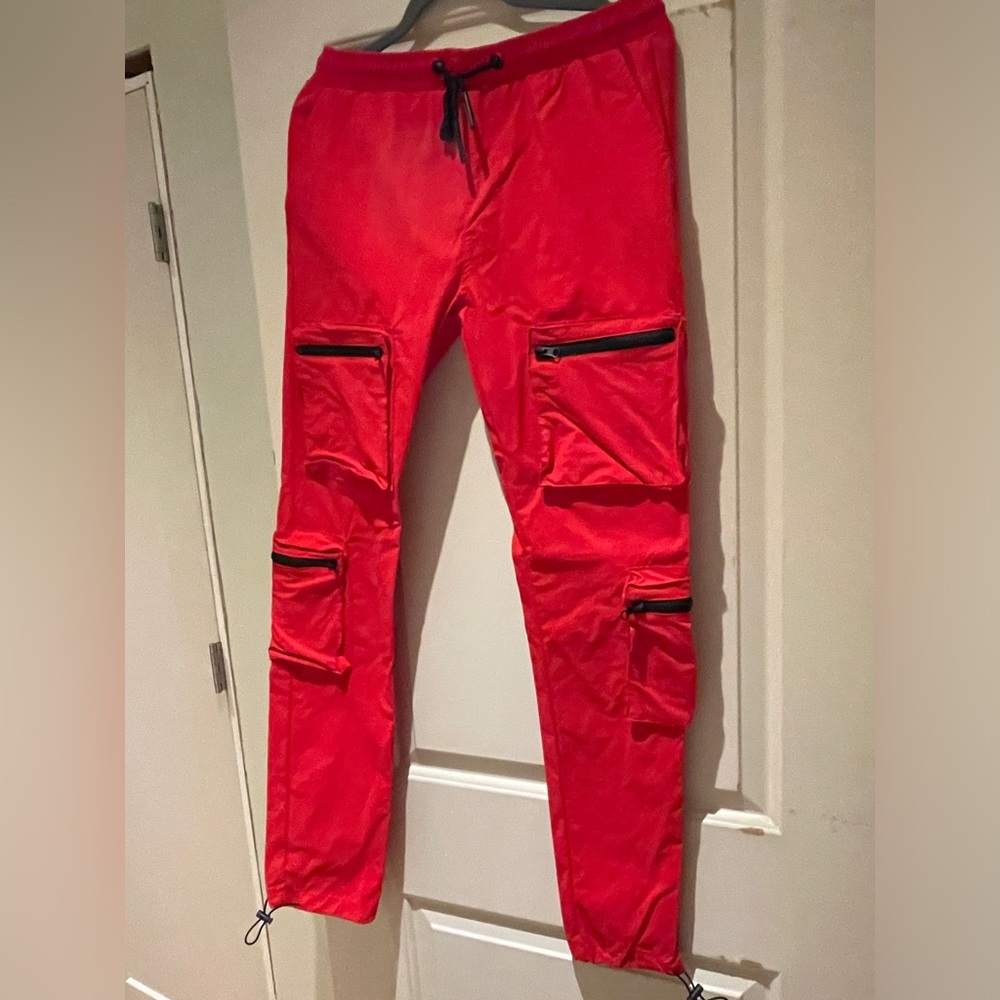 Men’s red cargo joggers size L